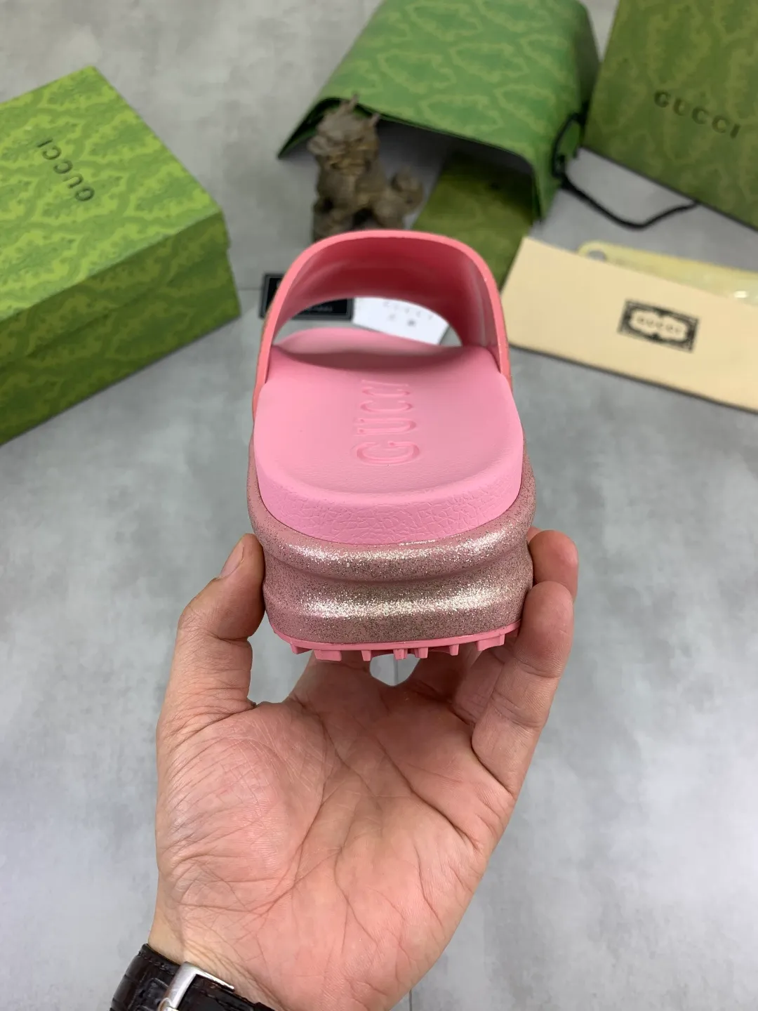 Men's Men's Shoes 💰P340💰【New】High version 🎁🎁🎁 GUCCI New Year of the Snake casual slippers, original official website, perfect workmanship, transmitting a kind of noble luxury, sublimating its definition of luxury in Gucci's high-end extraordinary craftsmanship. Original Gucci double G combination outsole, code number: 35-46, complete package